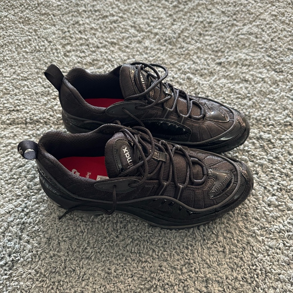 Nike Air Max 98 Supreme Triple Black Size 9.5